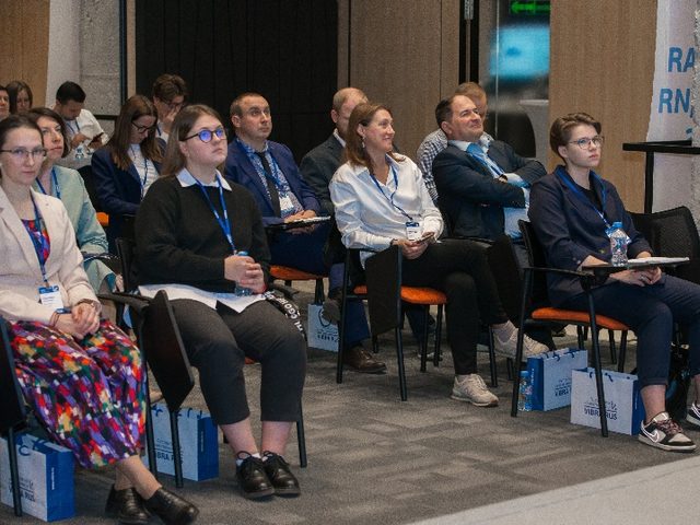 Зал во время докладов на IX партнёрской конференции ViBRA RUS